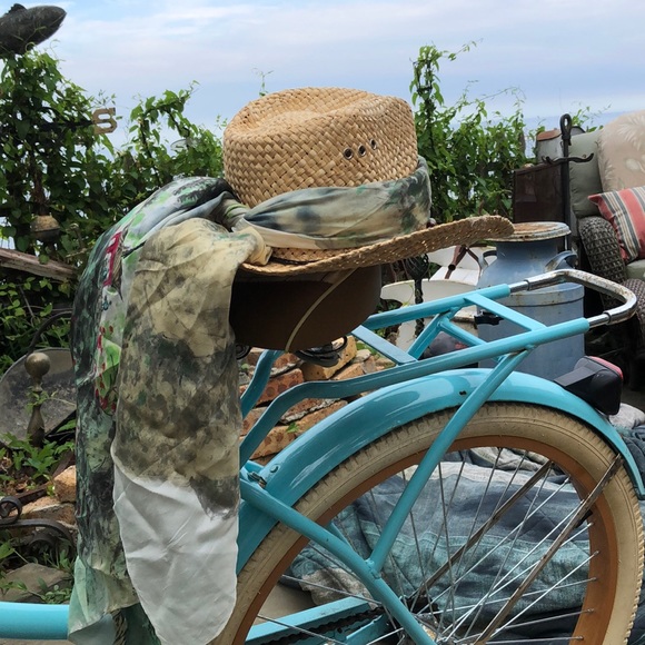 Dressed Hats - Picture 1 of 5